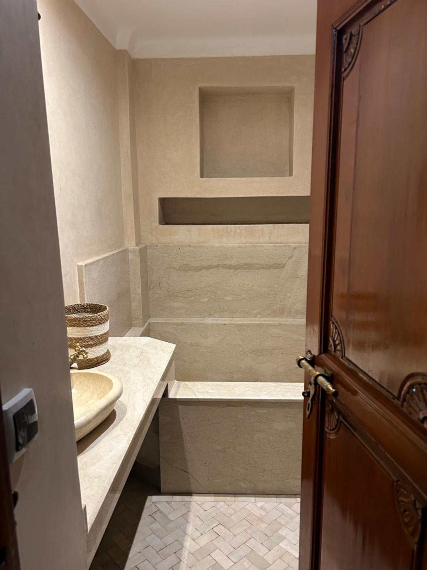 Riad Amazing Amazigh Avec Jacuzzi Petit Dejeuner Compris Avec Aussi Chambres Familiales Pres De La Place Jemaa El Fna Marrakesh Exterior foto