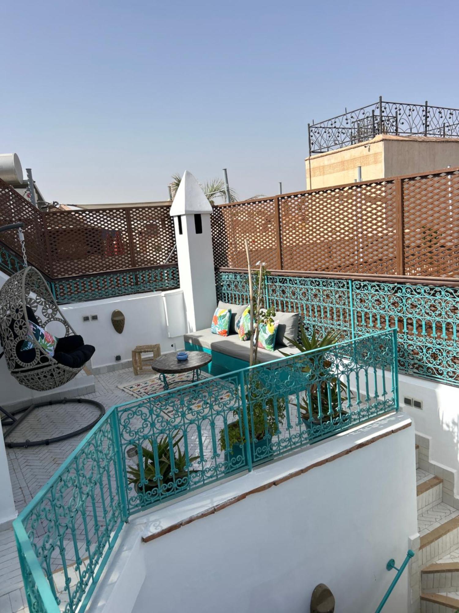 Riad Amazing Amazigh Avec Jacuzzi Petit Dejeuner Compris Avec Aussi Chambres Familiales Pres De La Place Jemaa El Fna Marrakesh Exterior foto