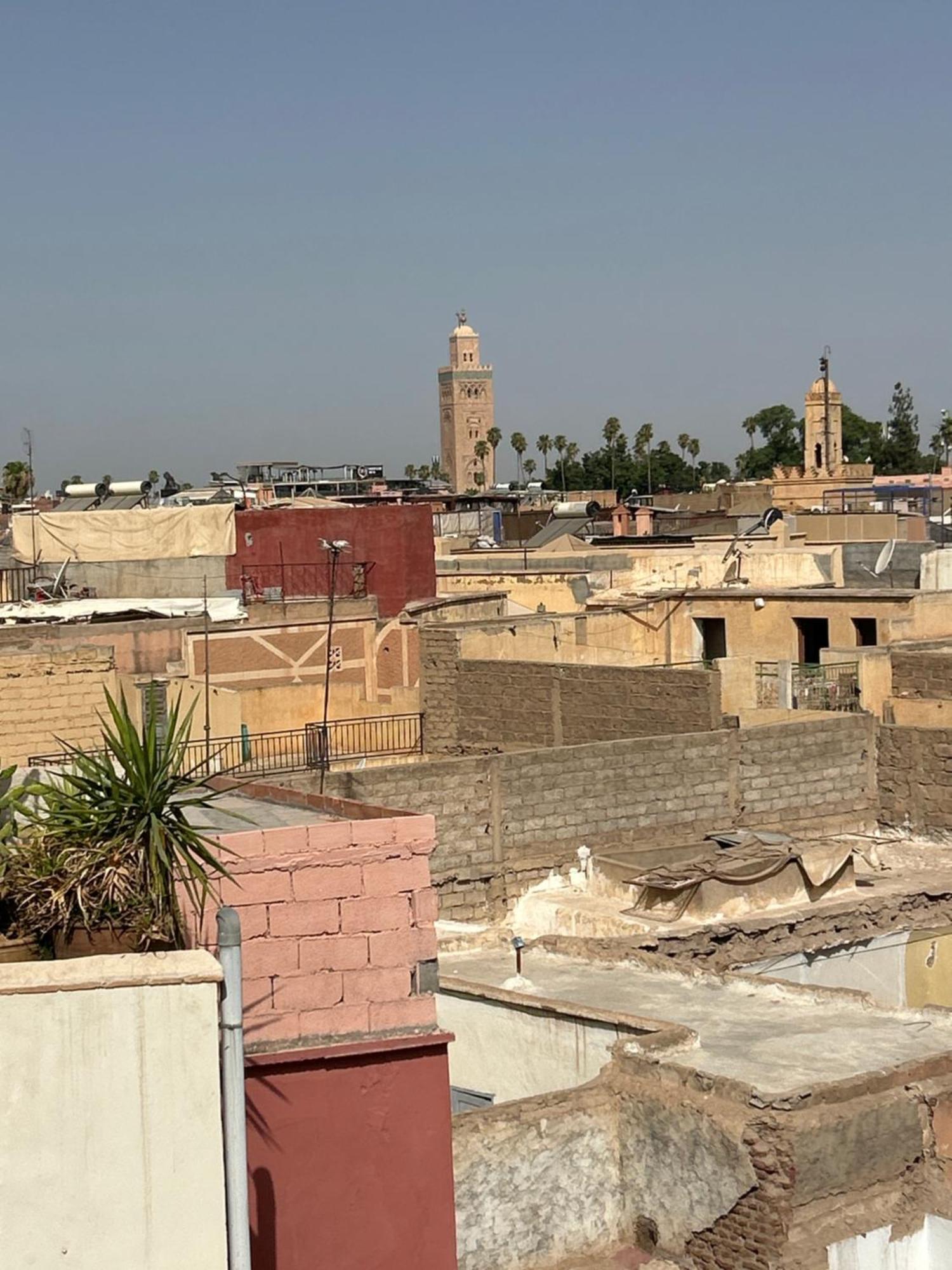 Riad Amazing Amazigh Avec Jacuzzi Petit Dejeuner Compris Avec Aussi Chambres Familiales Pres De La Place Jemaa El Fna Marrakesh Exterior foto